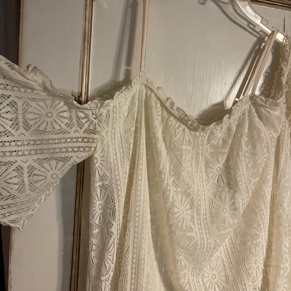 Cold shoulder blouse - Picture 4 of 4